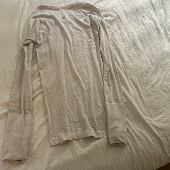Lululemon long sleeve - Picture 5 of 6